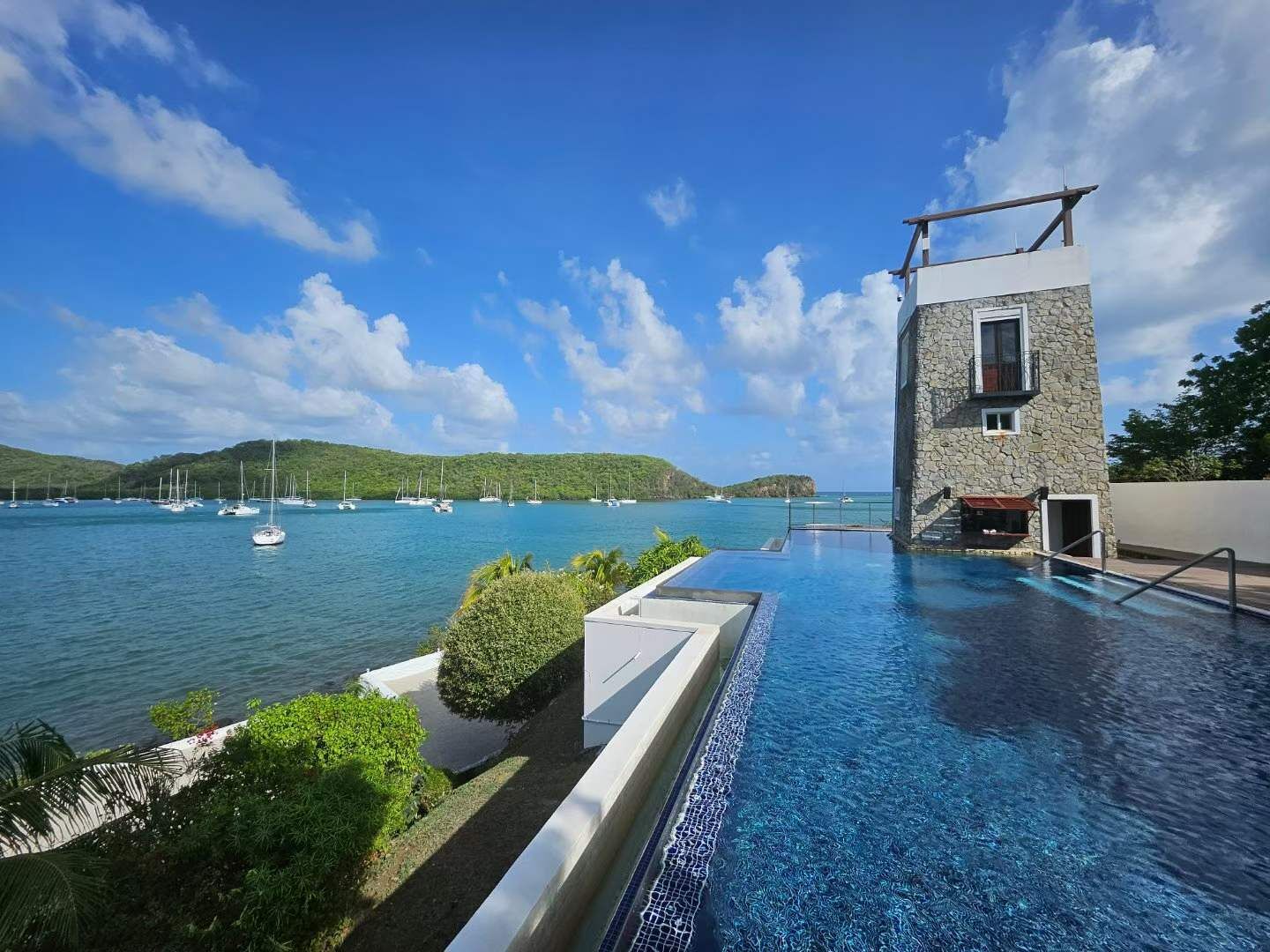 3 piscinas al aire libre