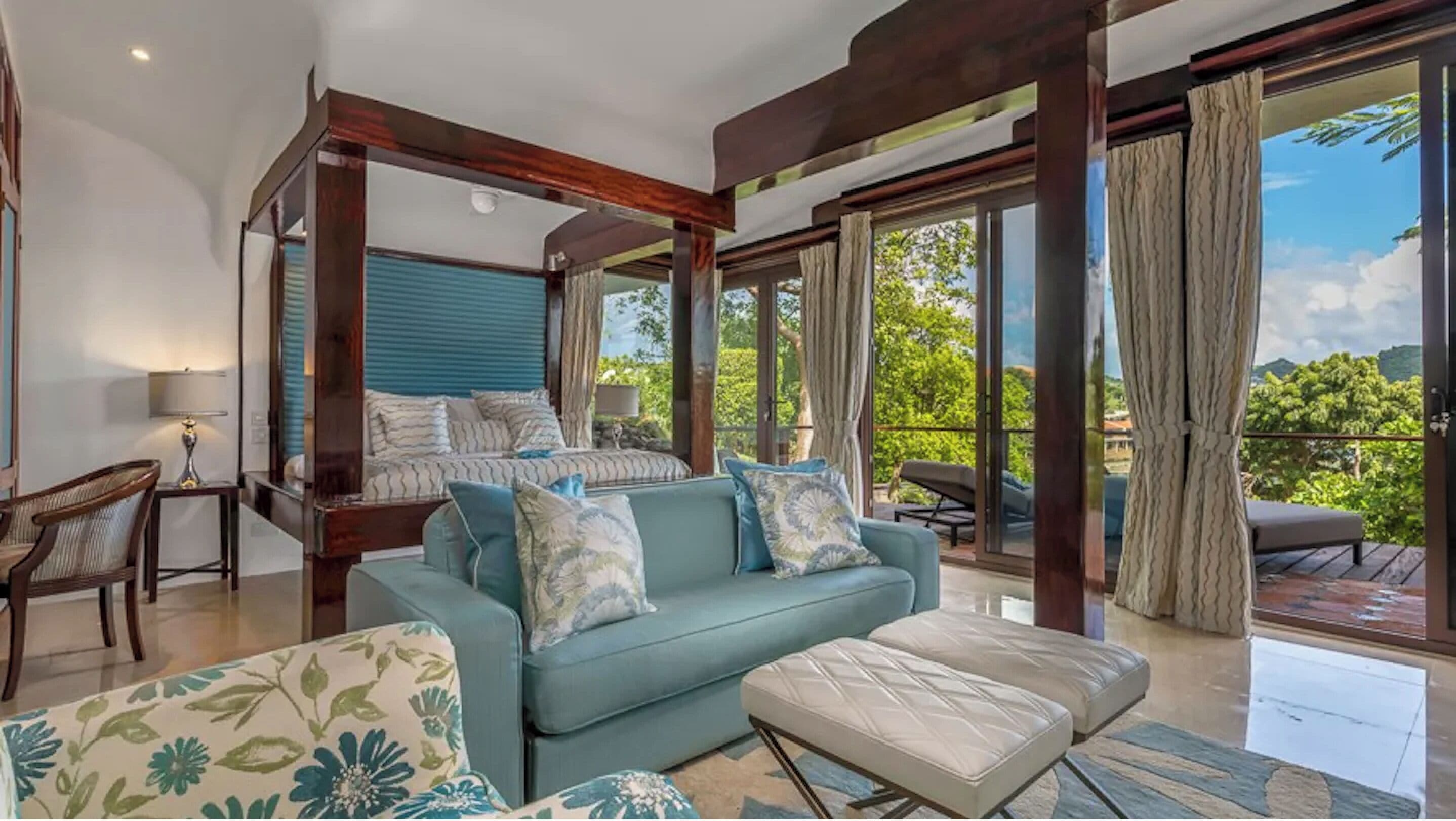 ลักซ์ชัวรี่วิลล่า, วิวทะเล, ชั้นบน | เครื่องนอนระดับพรีเมียม, เตียงเมมโมรีโฟม, มินิบาร์ฟรี