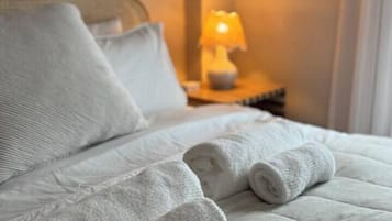 2 Schlafzimmer, BĂŒgeleisen/BĂŒgelbrett, WLAN, BettwĂ€sche