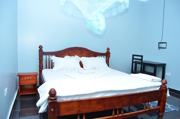 Economy dubbelrum eller tvåbäddsrum - balkong | Skrivbord och gratis wi-fi