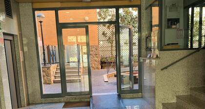 Private room in Madrid! Enjoy the simplicity and comfort!