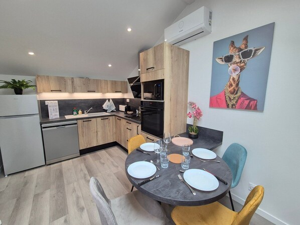 Fridge, microwave, oven, dishwasher