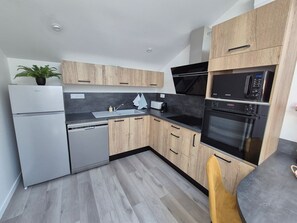 Fridge, microwave, oven, dishwasher