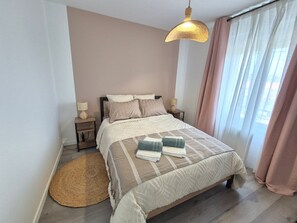 1 bedroom, WiFi, bed sheets