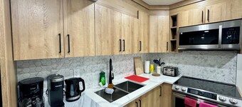 Keswick Comfy & Serene Private Retreat | 16 mins to YEG & WEM | 2Beds