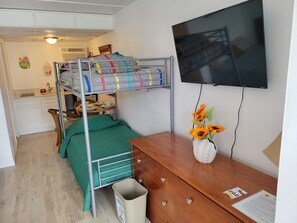 1 bedroom, WiFi, bed sheets