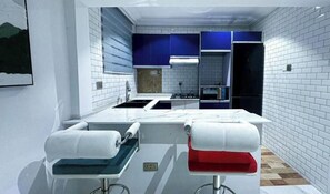 Private kitchen - One-Bedroom Apartment with Balcony and City View #1 (Sekondi-Takoradi)