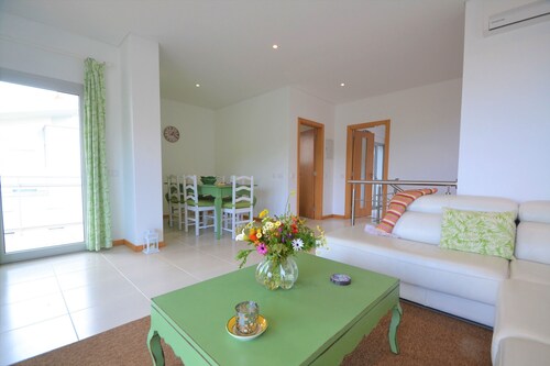 Vision - Ocean View in Nazar