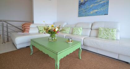 Vision - Ocean View in Nazar