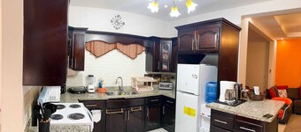 Confort and convenient townhouse. 3 bedrooms, 2.5 bathrooms, air conditioning.