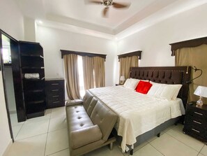 3 bedrooms, iron/ironing board, WiFi, bed sheets