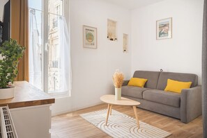 Smart TV, books