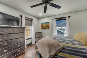 2 bedrooms, WiFi, bed sheets - Key West Cottage (Belle River)