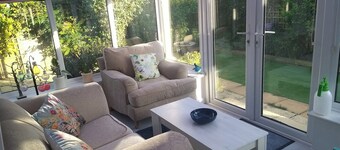 1-bed Seaside Retreat - Sleeps 2, Parking & Garden