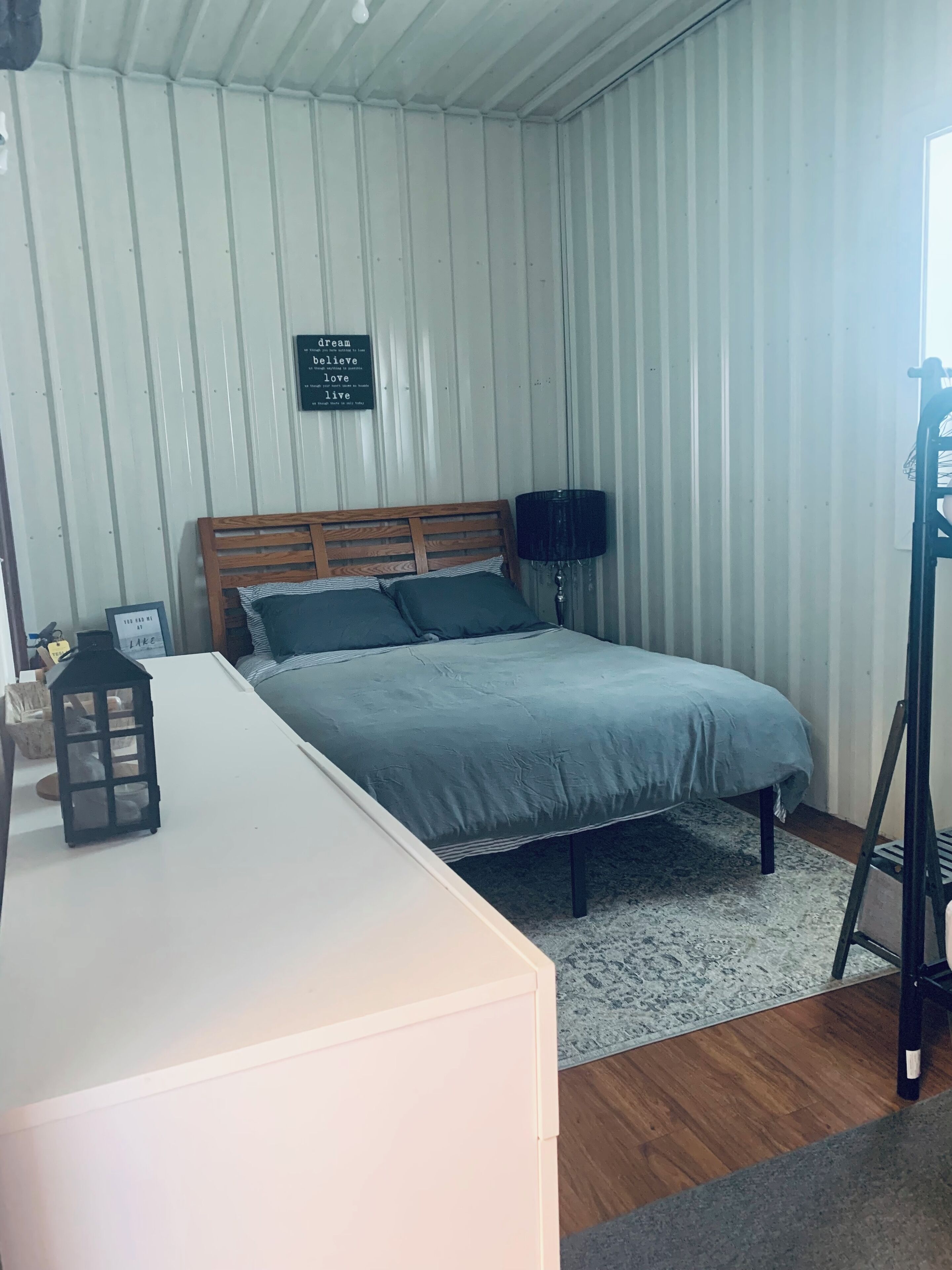 2 dormitorios, tabla de planchar con plancha, wifi gratis y ropa de cama