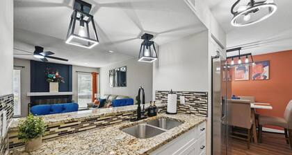 Cozy 2-bedroom, 2-bath condo in welcoming Fort Worth w/ AC, WiFi - 30+ Day Stay