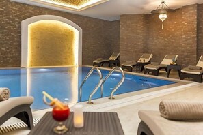 Indoor pool - Ramada by Wyndham Sakarya (Sakarya)
