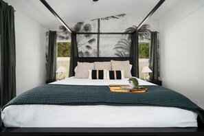 3 bedrooms, desk, iron/ironing board, travel cot