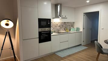 Mikrowelle, Ofen, Herdplatte, Geschirrspüler