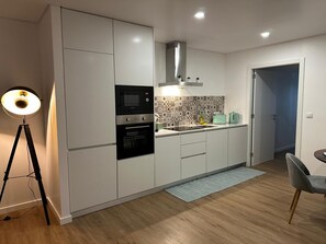 Micro-ondes, four, plaque de cuisson, lave-vaisselle