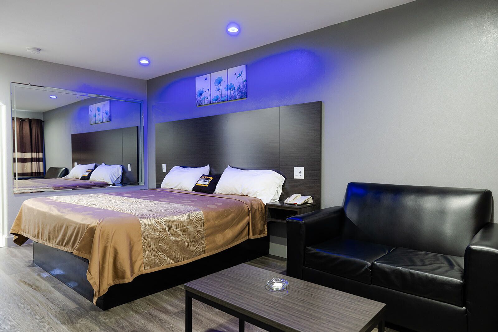 Photo - Downtowner Inns - Houston Downtown & Convention Center