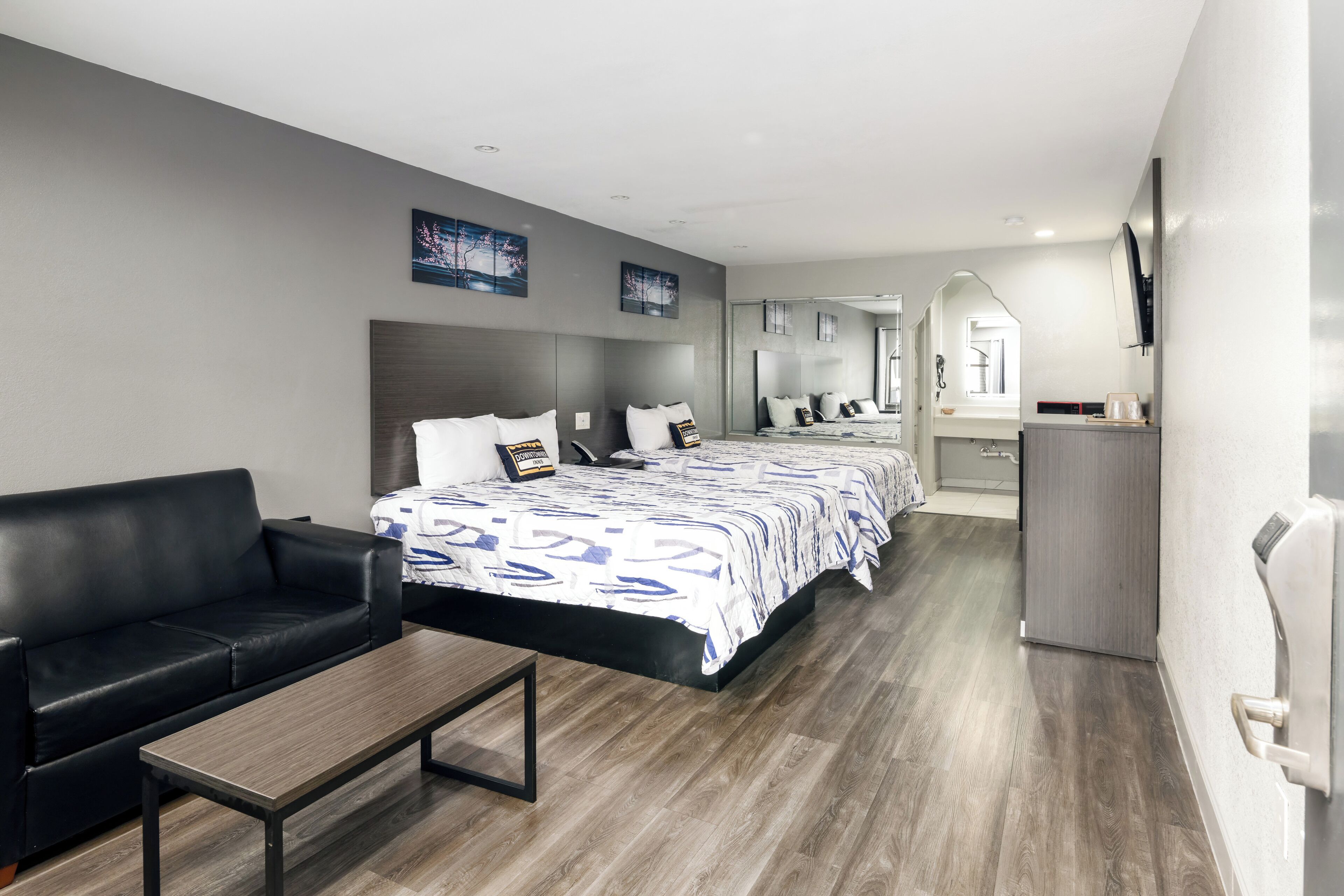 ห้องสแตนดาร์ด, เตียงควีนไซส์ 2 เตียง | พื้นที่ทำงานแบบใช้แล็ปท็อป, ผ้าม่านกันแสง, ห้องเก็บเสียง