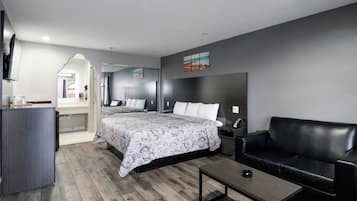 Standardrum - 1 kingsize-säng | Arbetsyta för laptop, mörkläggningsgardiner och ljudisolering