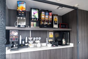 Free daily self-serve breakfast - Downtowner Inns - Houston Downtown (Houston)