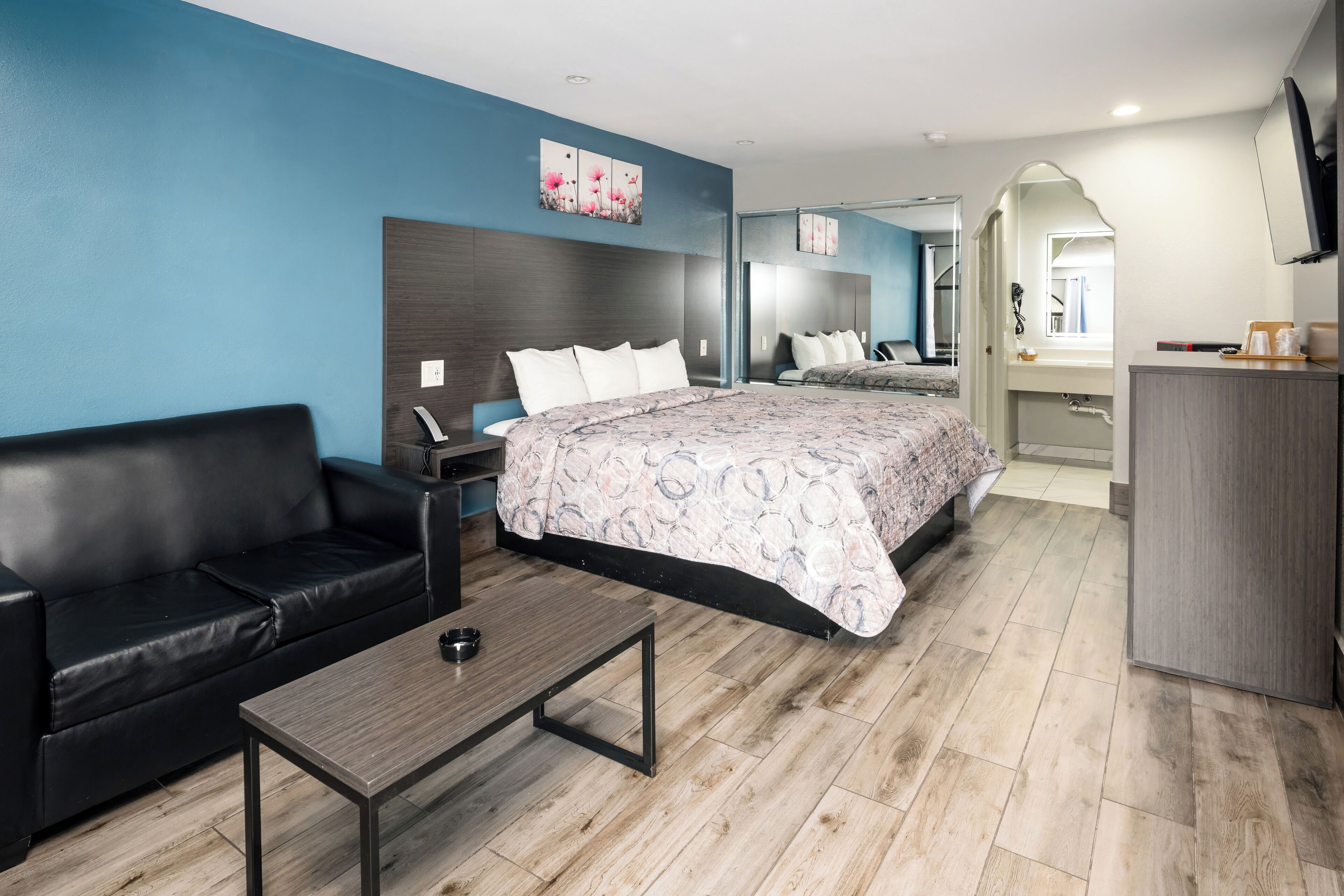 พื้นที่ทำงานแบบใช้แล็ปท็อป, ผ้าม่านกันแสง, ห้องเก็บเสียง