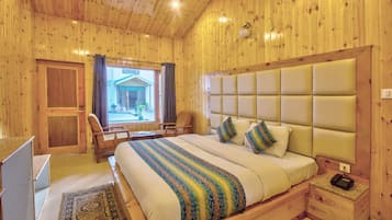 Cottage Deluxe | Una cassaforte in camera, una scrivania, postazione laptop