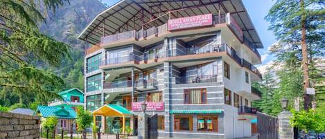 Fachada da propriedade