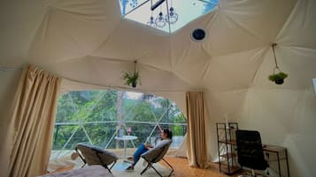 1 bedroom, desk, travel cot, free WiFi
