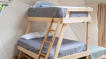 1 bedroom, desk, travel crib, free WiFi