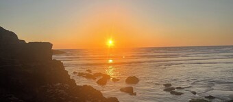 8 mins walk to Perranporth beach and shops from this cosy Sea Side Cabin