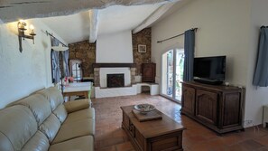 Fireplace - Provencal villa with pool in Grasse (Grasse)