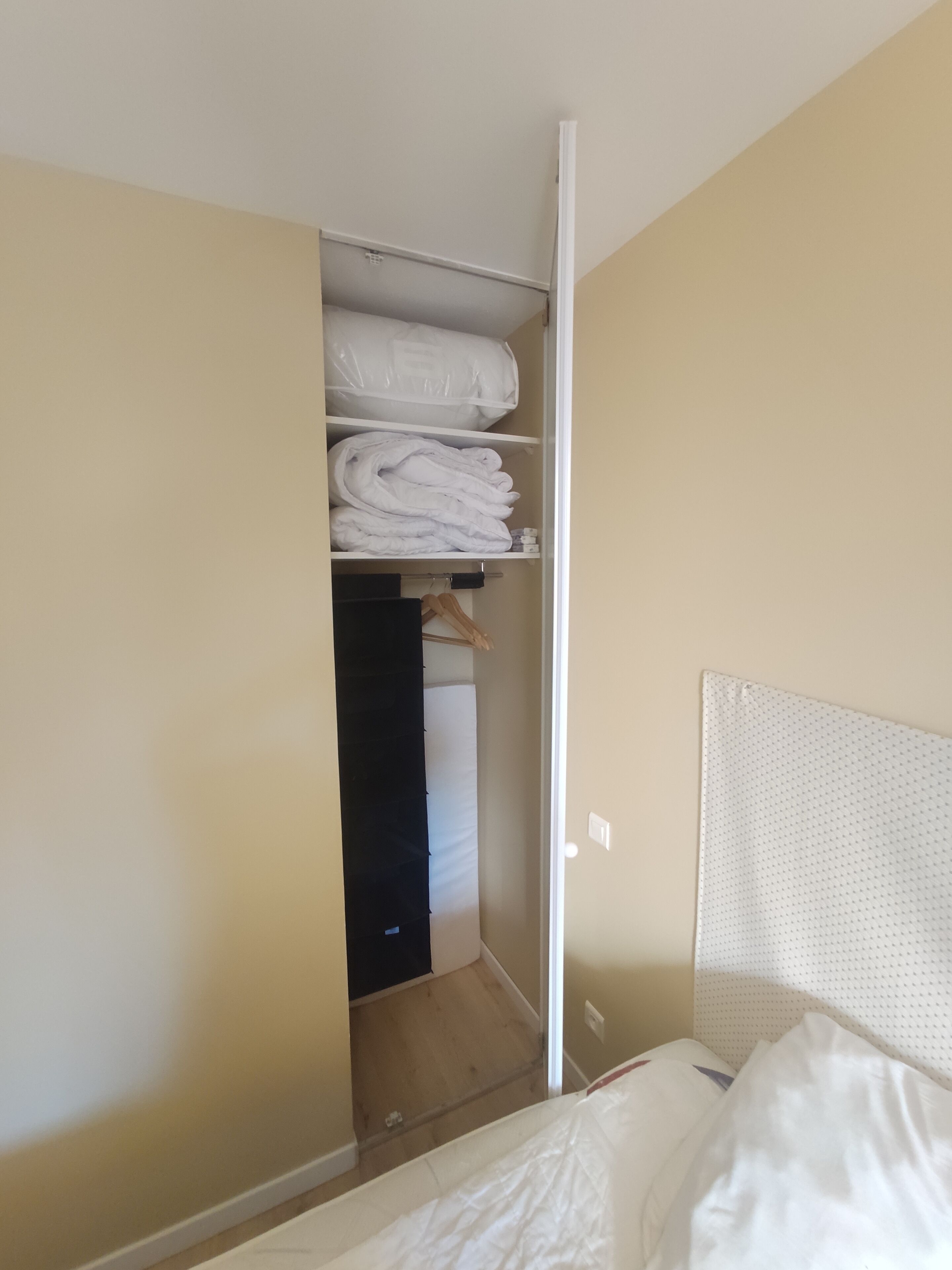 2 chambres, lit parapluie, draps fournis