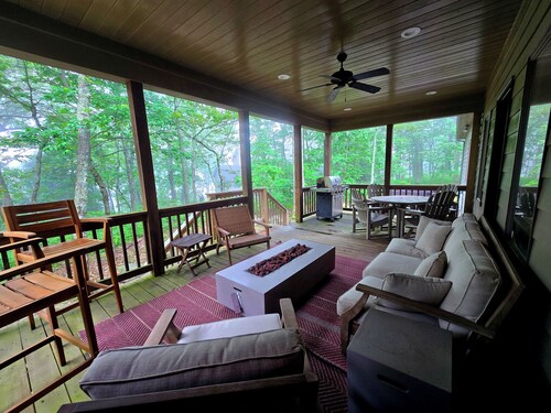 Wintergreen Mountain Top Escape: Steps to Golf, Hiking & High-Country Views
