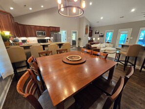 Dining - Wintergreen Mountain Top Escape: Steps to Golf, Hiking & High-Country Views (Wintergreen Resort)