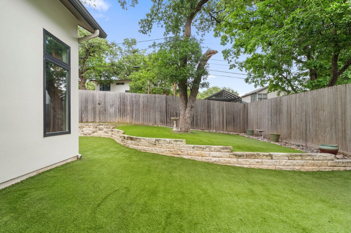 Photo 19 of Modern Luxury Retreat in Tarrytown- Minutes from Downtown Austin