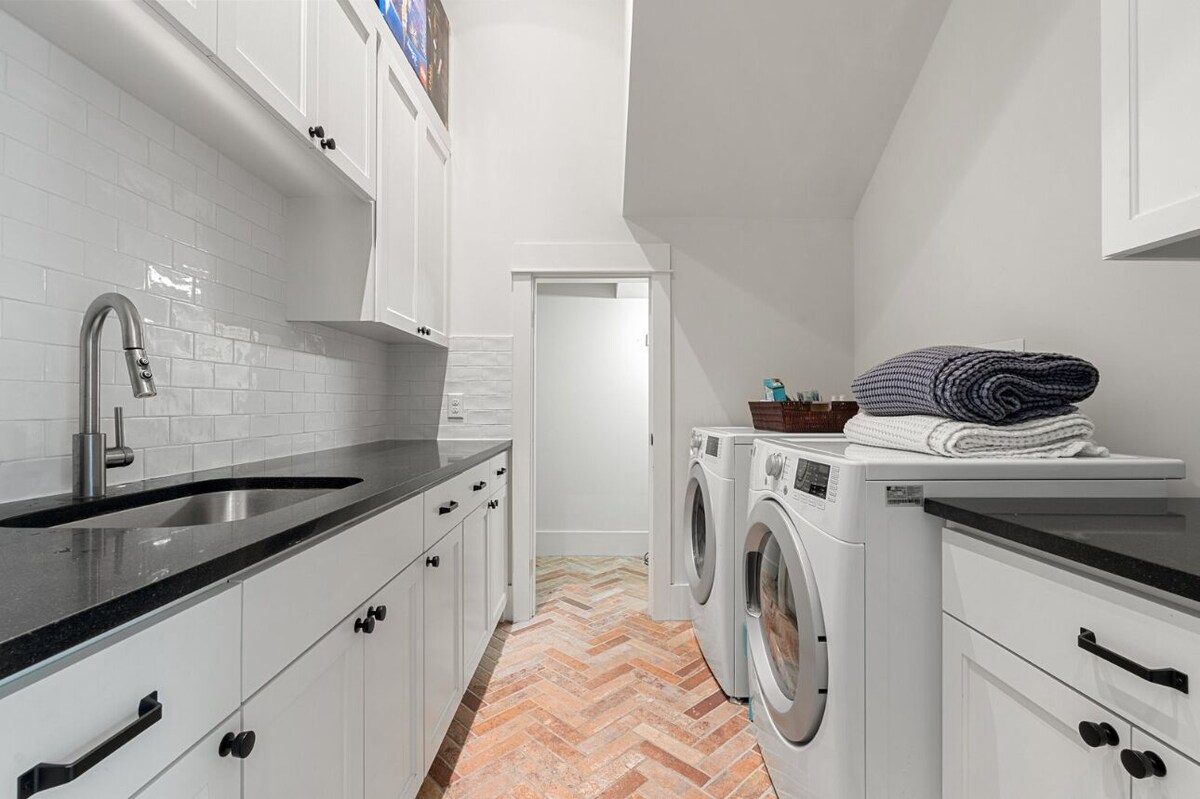 Photo 16 of Modern Luxury Retreat in Tarrytown- Minutes from Downtown Austin