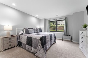 2 chambres, fer et planche à repasser, Wi-Fi gratuit, draps fournis