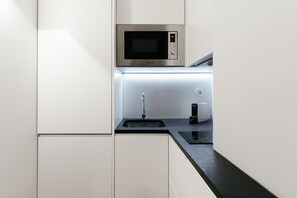 Apartment | Private kitchen - Cashmere Nightlife Apartment (Porto)