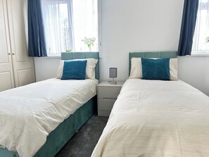 3 室のベッドルーム、アイロン / アイロン台、WiFi (無料)、ベッドシーツ