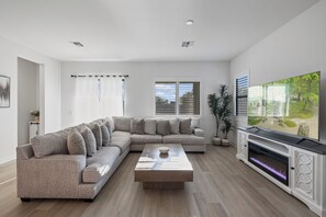 Smart TV, fireplace, table tennis, computer monitors