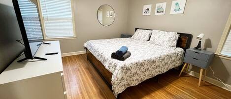 8 bedrooms, desk, iron/ironing board, free WiFi