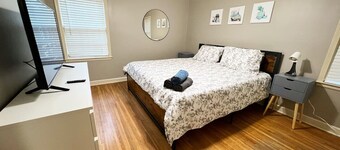 2 houses 8 rooms central locatio