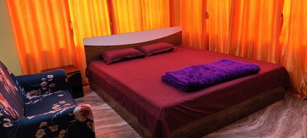 2 chambres, fer et planche à repasser, Wi-Fi, draps fournis