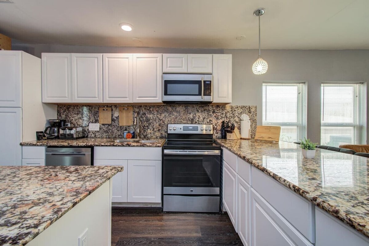 Photo 9 of Quiet Neighborhood|Gated|6 Min to Medical Center!