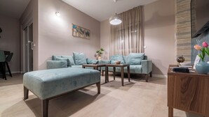 Smart TV - Spacious 3-bedroom apartment in Sukosan (Sukošan)