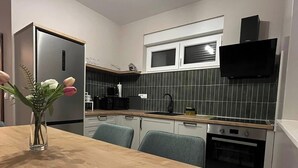 Coffee/tea maker, fridge, microwave, oven - Spacious 3-bedroom apartment in Sukosan (Sukošan)